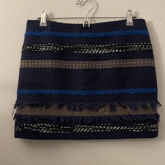 Alice + Olivia Elana Textured Mini Skirt - Picture 5 of 9
